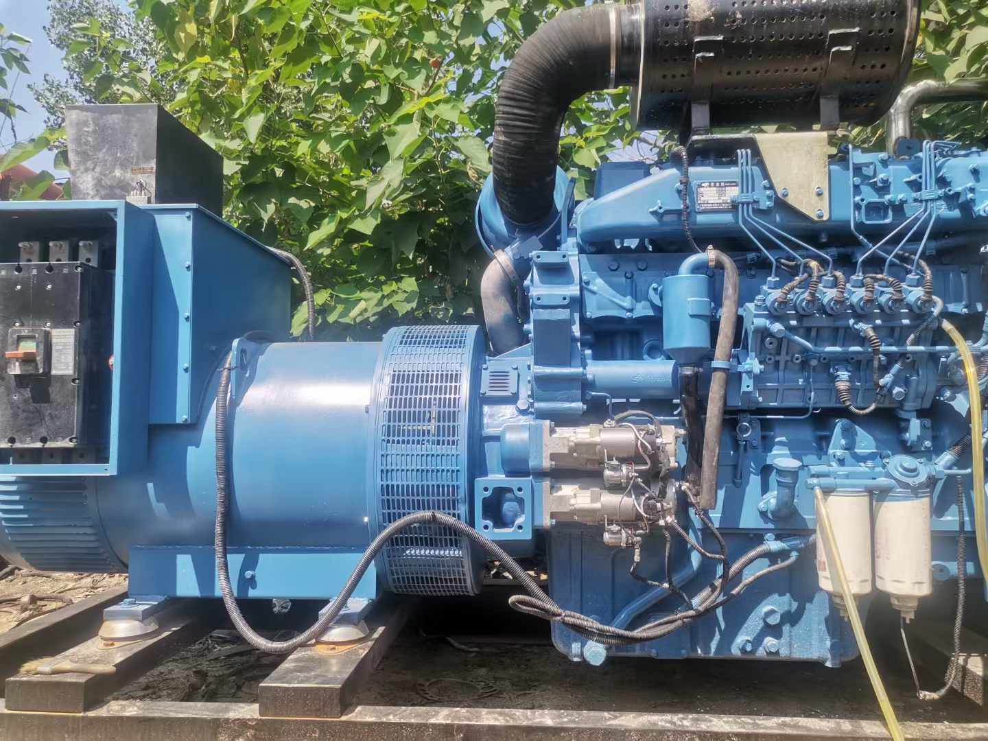 七星关详细说明降低 800kW 柴油发电机输出电流波动的方法